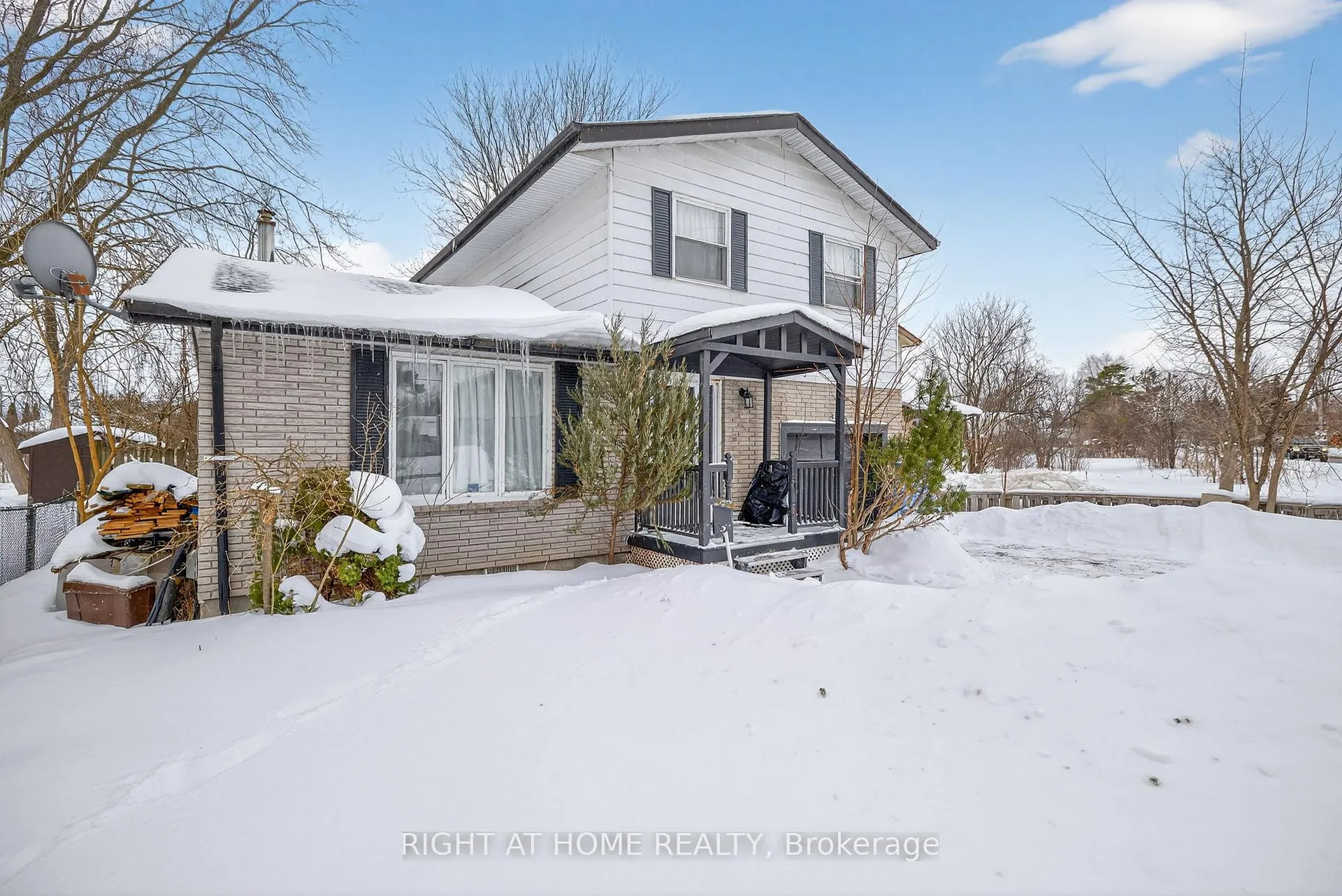 Photo 3 of 100 Metro Road S, Georgina, Keswick South — HOMEH