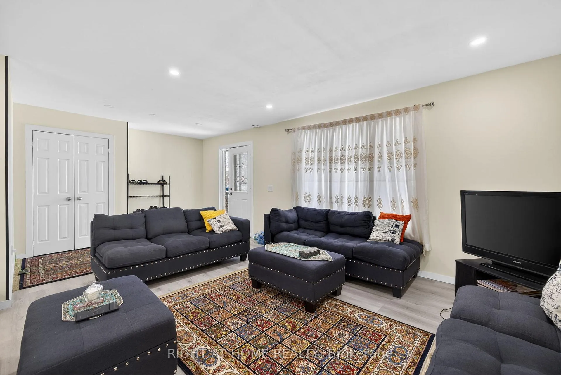Photo 7 of 100 Metro Road S, Georgina, Keswick South — HOMEH