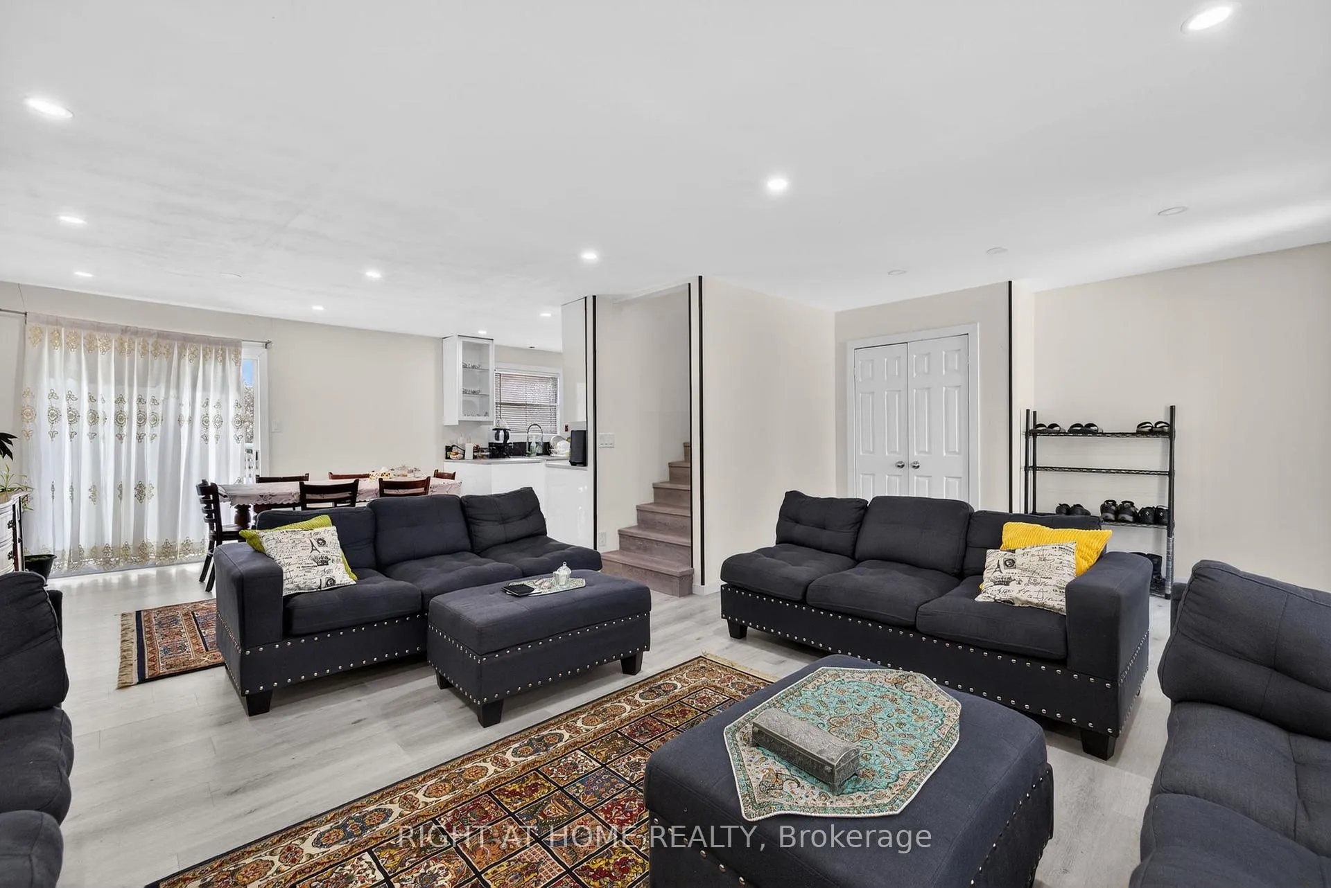 Photo 8 of 100 Metro Road S, Georgina, Keswick South — HOMEH