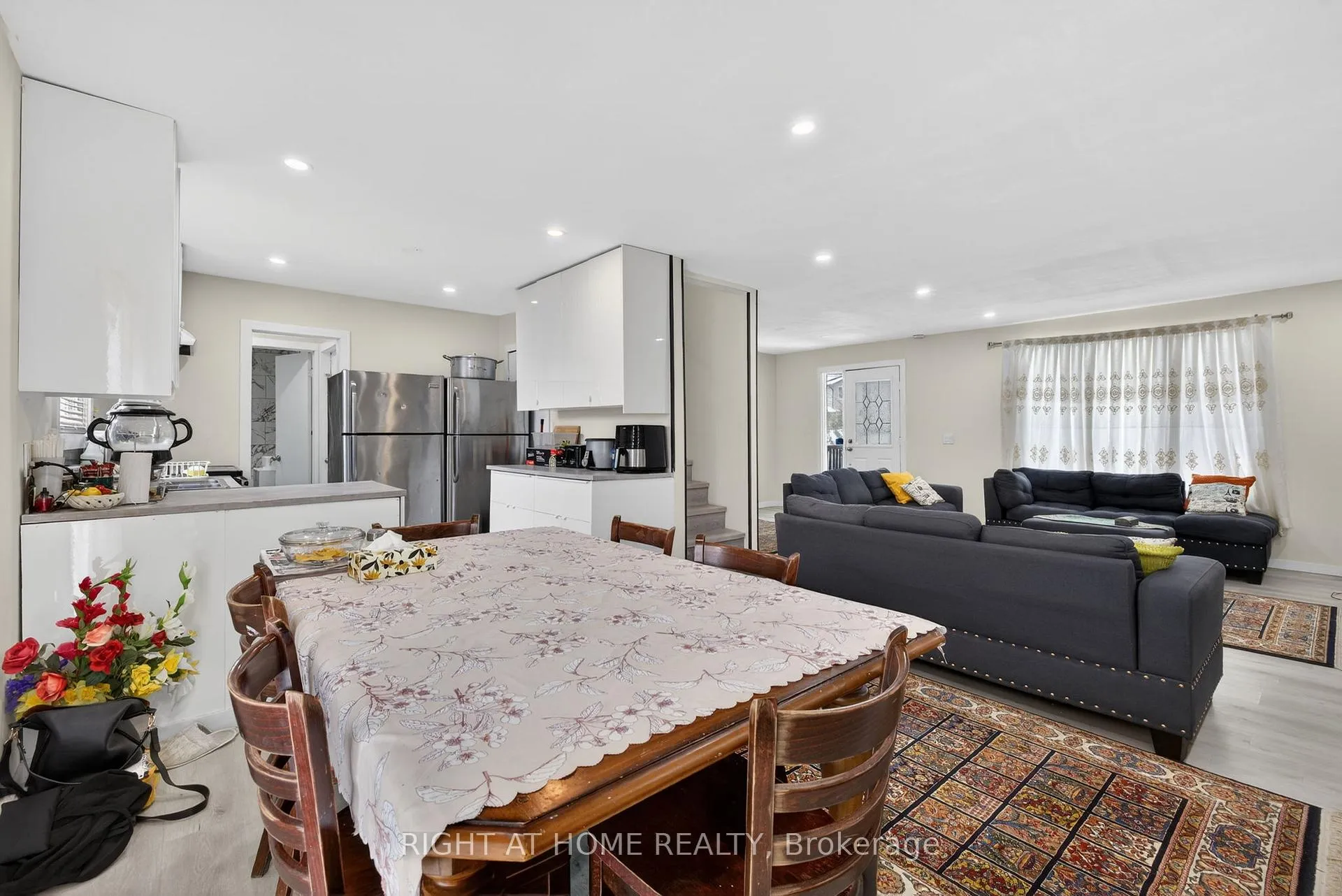 Photo 10 of 100 Metro Road S, Georgina, Keswick South — HOMEH