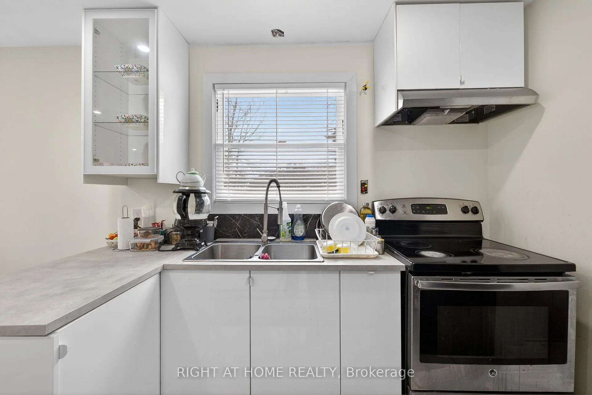 Photo 13 of 100 Metro Road S, Georgina, Keswick South — HOMEH