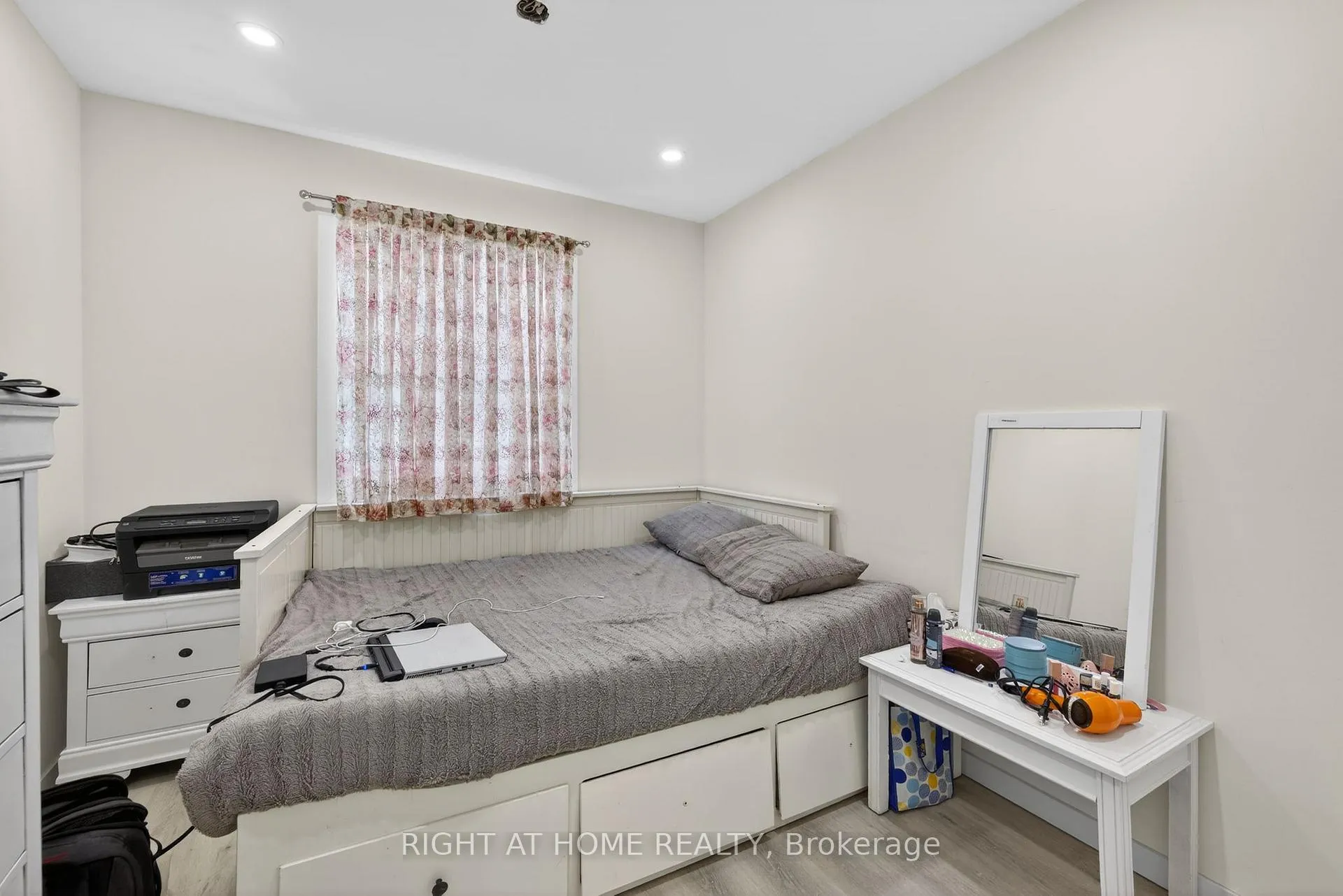 Photo 21 of 100 Metro Road S, Georgina, Keswick South — HOMEH