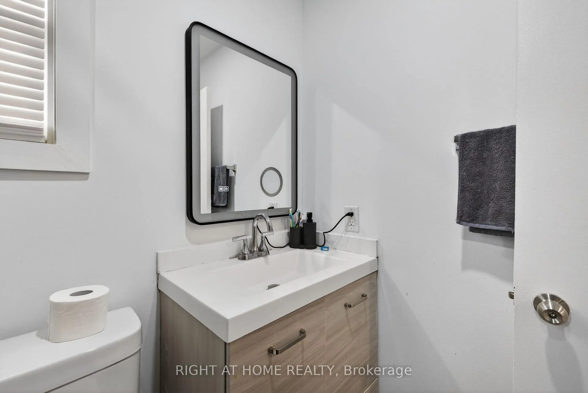 Photo 25 of 100 Metro Road S, Georgina, Keswick South — HOMEH