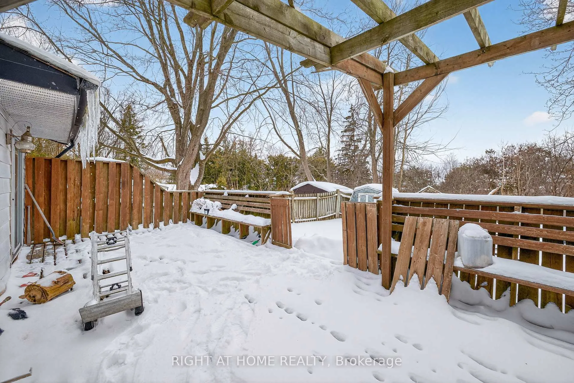 Photo 27 of 100 Metro Road S, Georgina, Keswick South — HOMEH