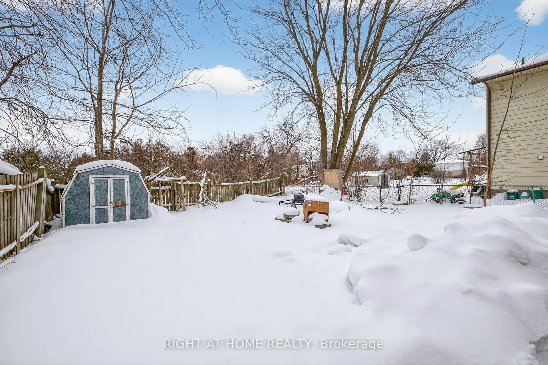Photo 28 of 100 Metro Road S, Georgina, Keswick South — HOMEH
