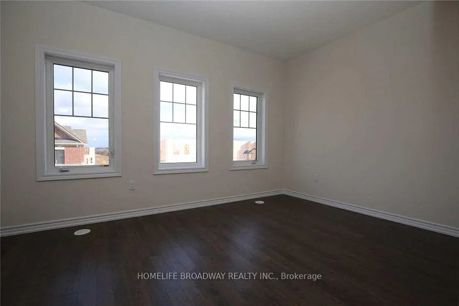 Photo 4 of 44 Mannar Drive, Markham, Victoria Square — HOMEH