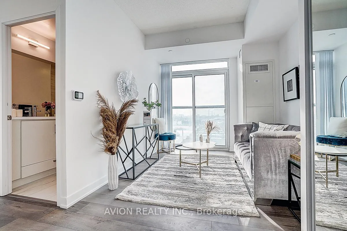 Photo 3 of Unit 619, 60 Honeycrisp Crescent, Vaughan, Vaughan Corporate Centre — HOMEH