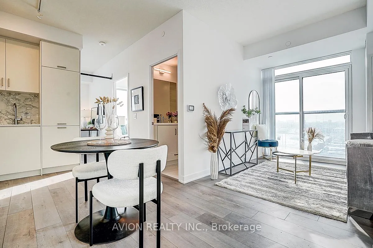 Photo 4 of Unit 619, 60 Honeycrisp Crescent, Vaughan, Vaughan Corporate Centre — HOMEH