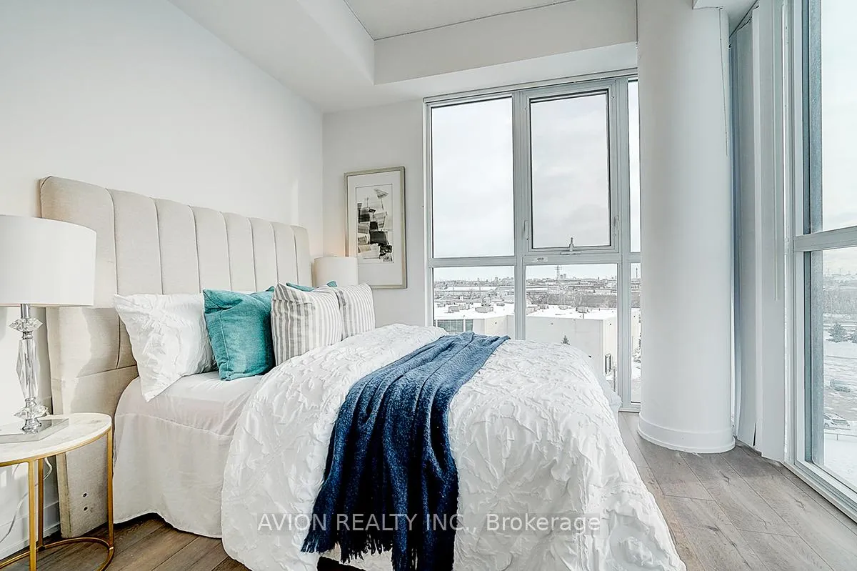 Photo 5 of Unit 619, 60 Honeycrisp Crescent, Vaughan, Vaughan Corporate Centre — HOMEH