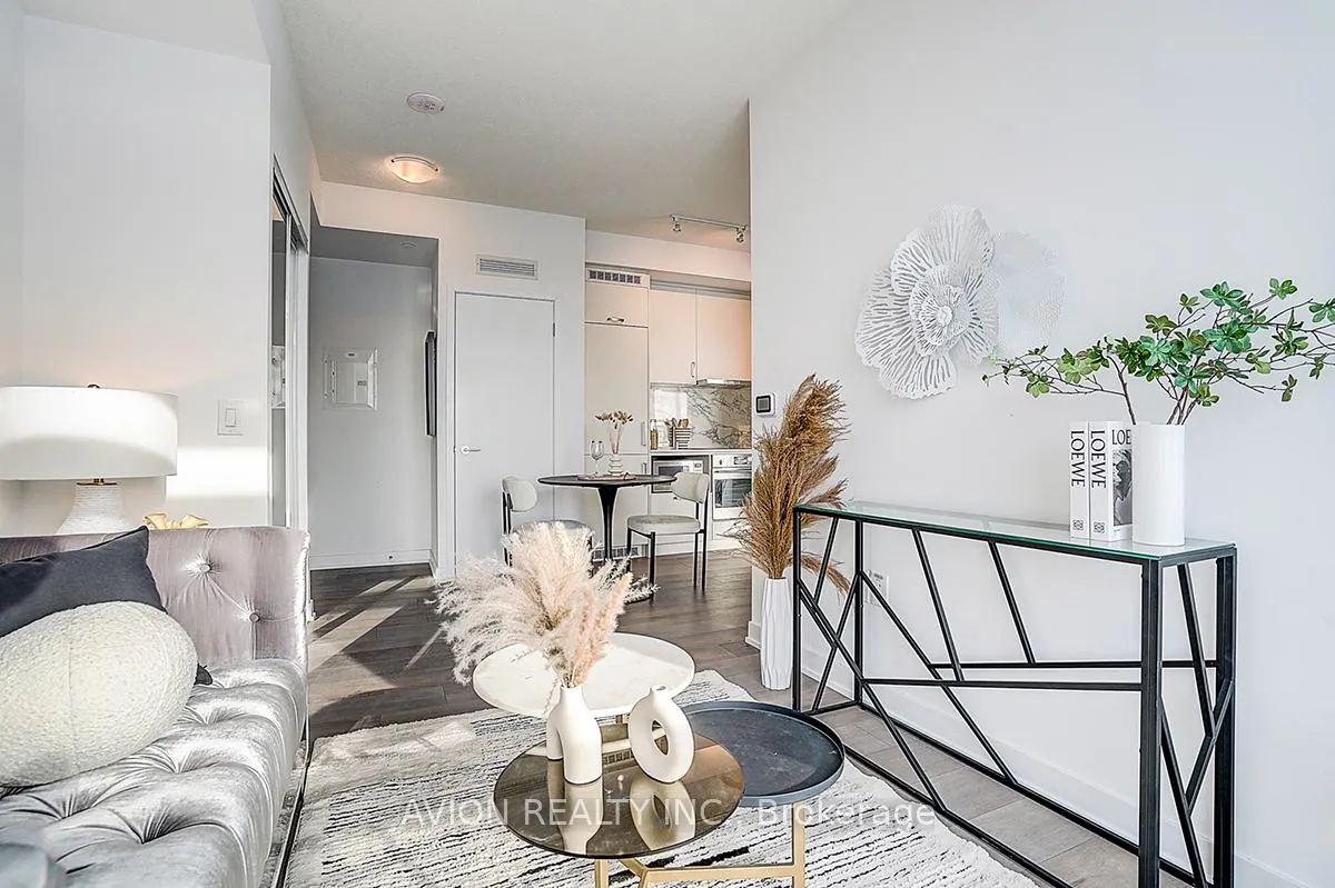 Photo 13 of Unit 619, 60 Honeycrisp Crescent, Vaughan, Vaughan Corporate Centre — HOMEH