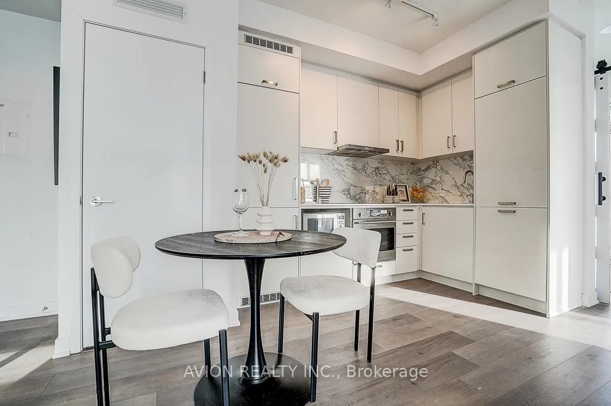 Photo 17 of Unit 619, 60 Honeycrisp Crescent, Vaughan, Vaughan Corporate Centre — HOMEH