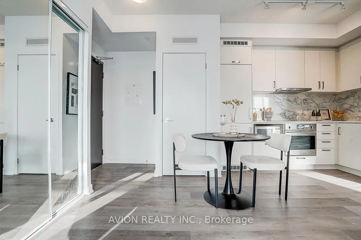 Photo 18 of Unit 619, 60 Honeycrisp Crescent, Vaughan, Vaughan Corporate Centre — HOMEH