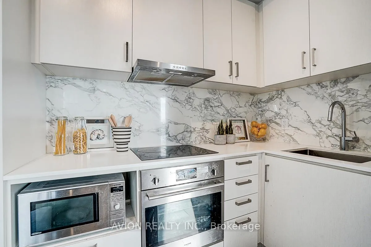 Photo 23 of Unit 619, 60 Honeycrisp Crescent, Vaughan, Vaughan Corporate Centre — HOMEH