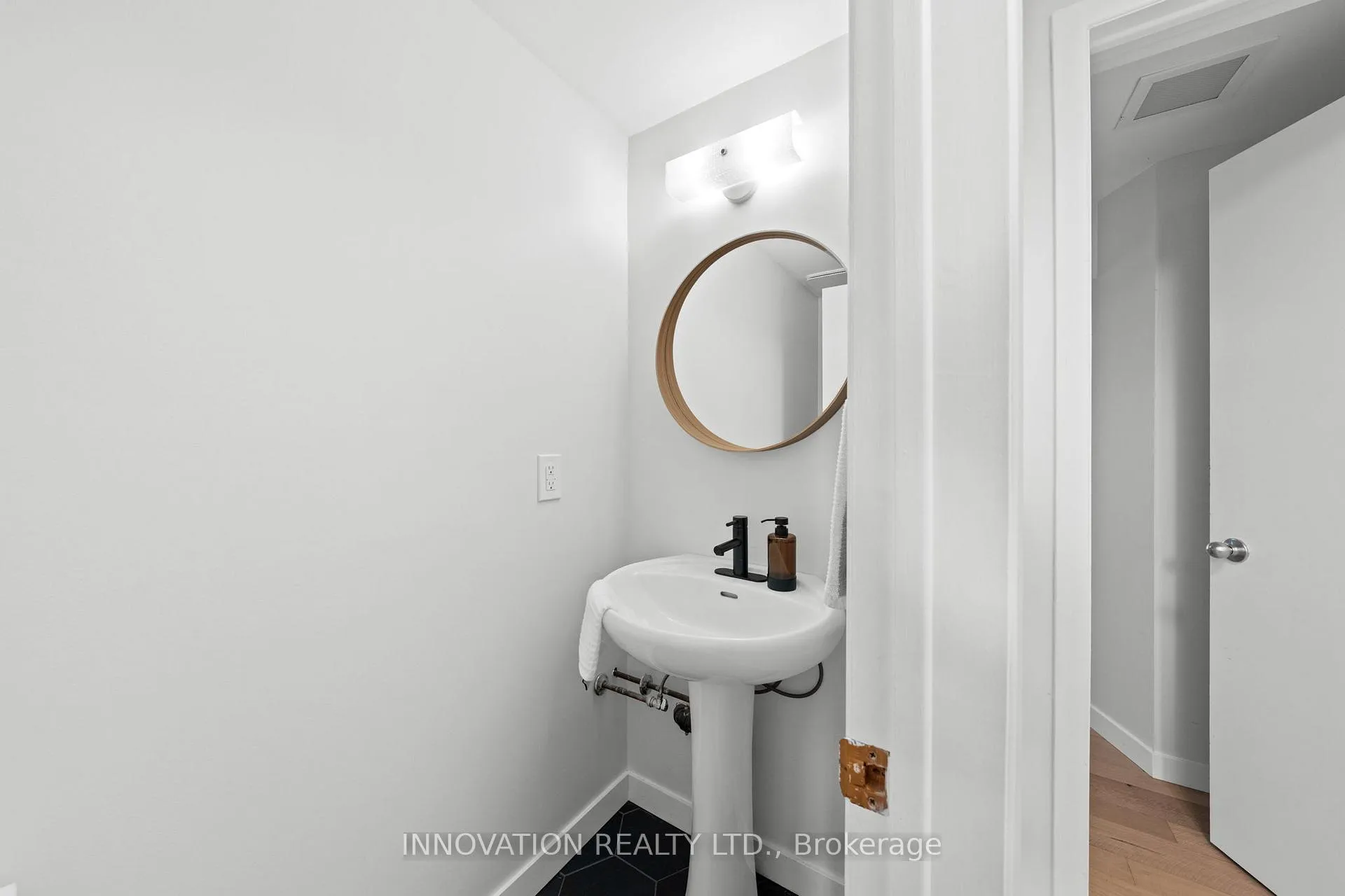 Photo 34 of Unit 30, 458 Sandhamn Private, Ottawa, Hunt Club Park/Greenboro — HOMEH