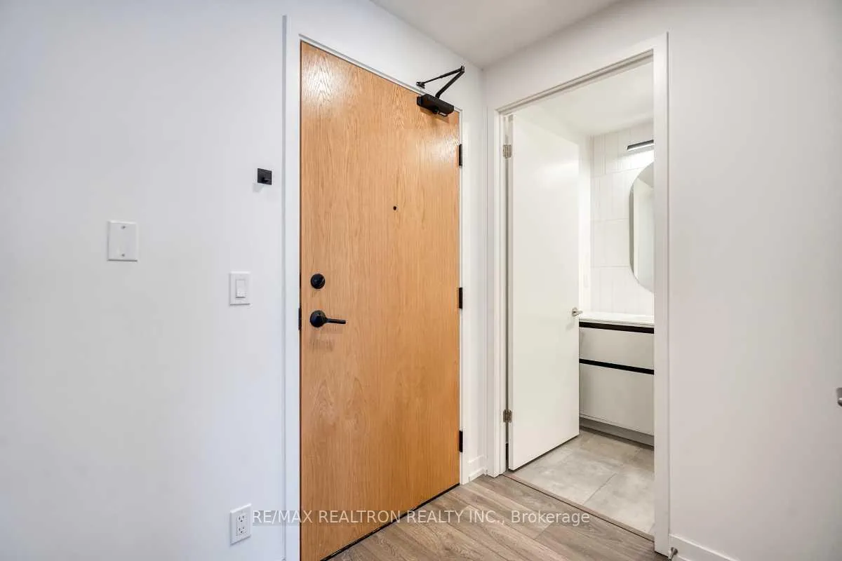 Photo 4 of Unit D-429, 8 Beverley Glen Boulevard, Vaughan, Beverley Glen — HOMEH