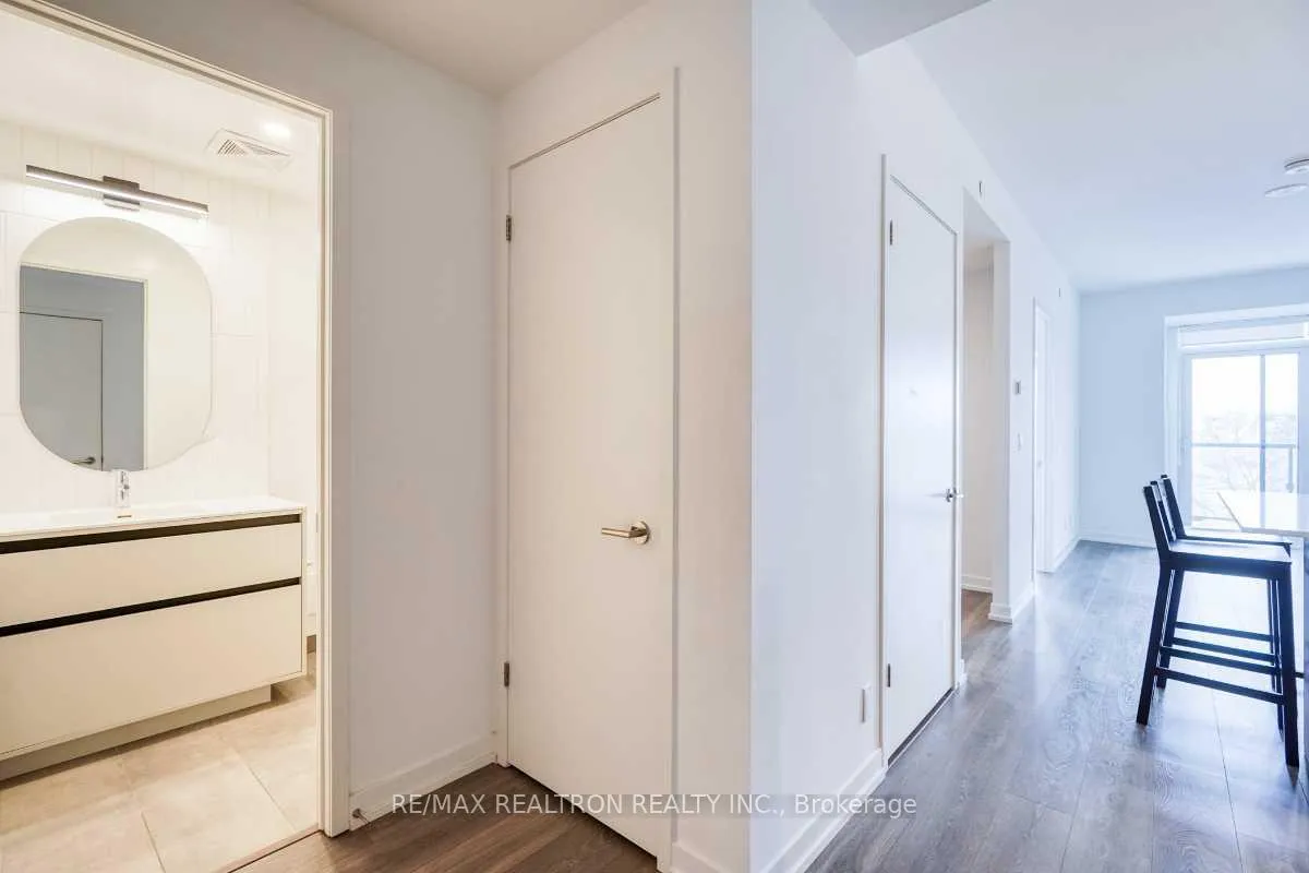 Photo 6 of Unit D-429, 8 Beverley Glen Boulevard, Vaughan, Beverley Glen — HOMEH