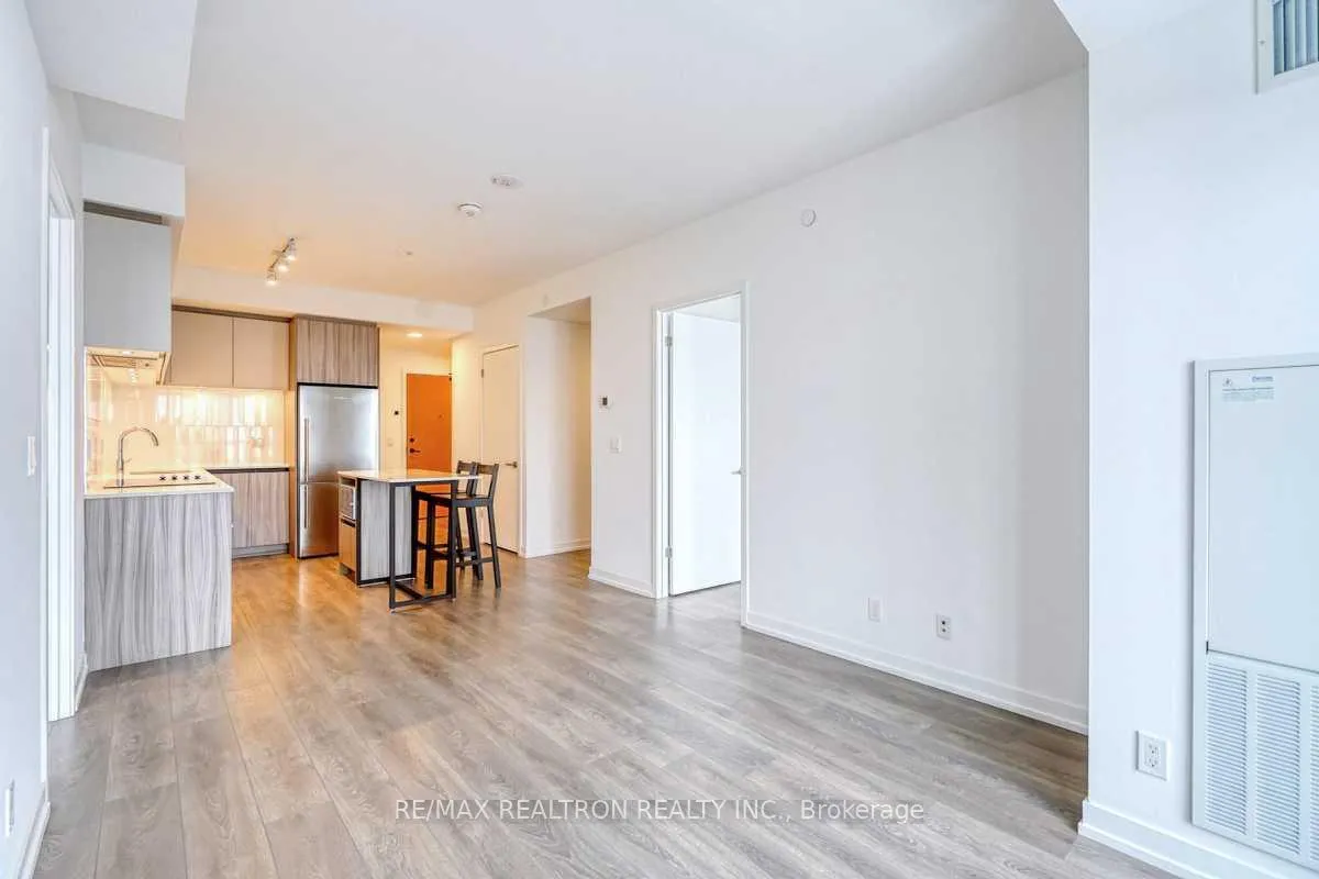 Photo 15 of Unit D-429, 8 Beverley Glen Boulevard, Vaughan, Beverley Glen — HOMEH