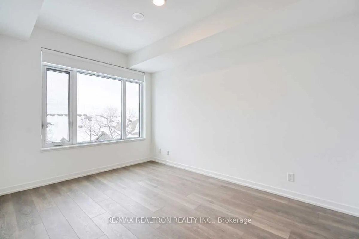 Photo 17 of Unit D-429, 8 Beverley Glen Boulevard, Vaughan, Beverley Glen — HOMEH