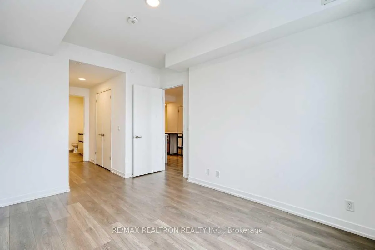 Photo 18 of Unit D-429, 8 Beverley Glen Boulevard, Vaughan, Beverley Glen — HOMEH