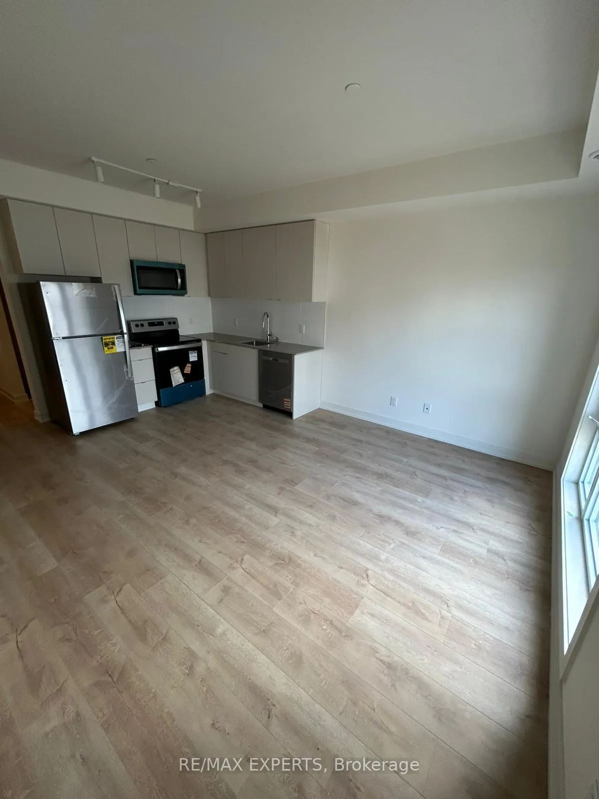 Front of Unit 335/303C3, 16 Melbourne Avenue