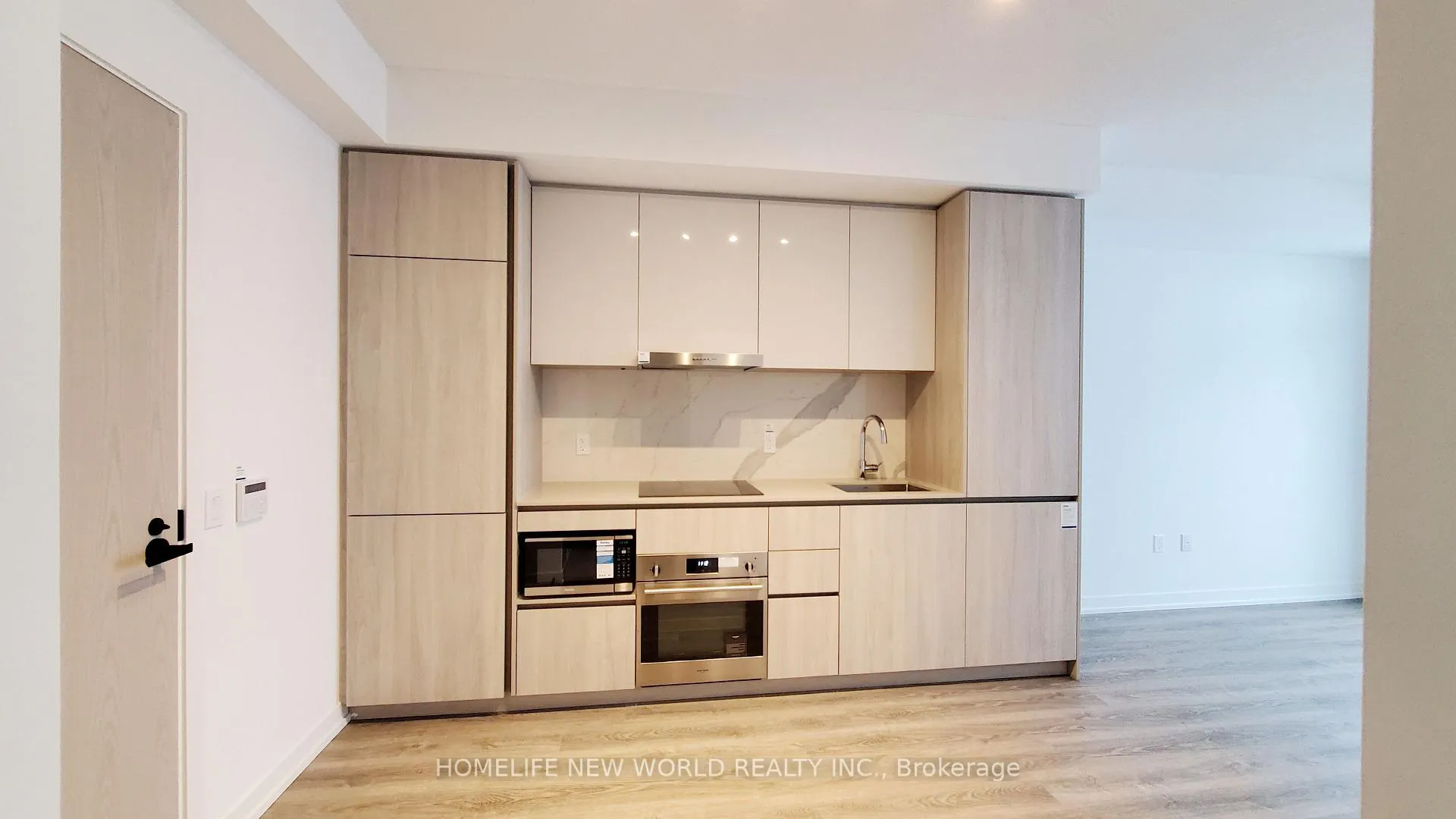 Photo 4 of Unit 5805, 8 Interchange Way, Vaughan, Vaughan Corporate Centre — HOMEH