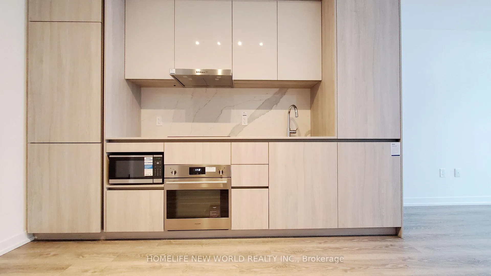 Photo 5 of Unit 5805, 8 Interchange Way, Vaughan, Vaughan Corporate Centre — HOMEH