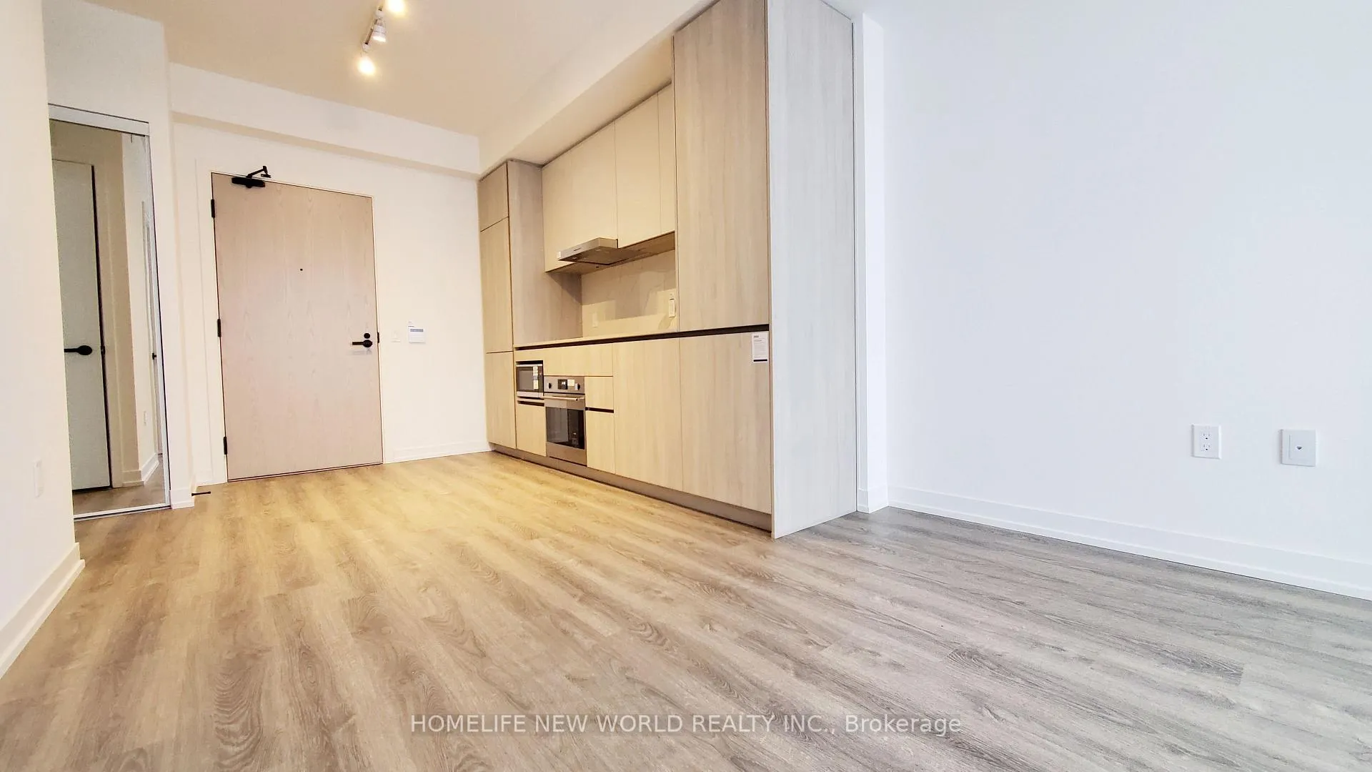 Photo 6 of Unit 5805, 8 Interchange Way, Vaughan, Vaughan Corporate Centre — HOMEH