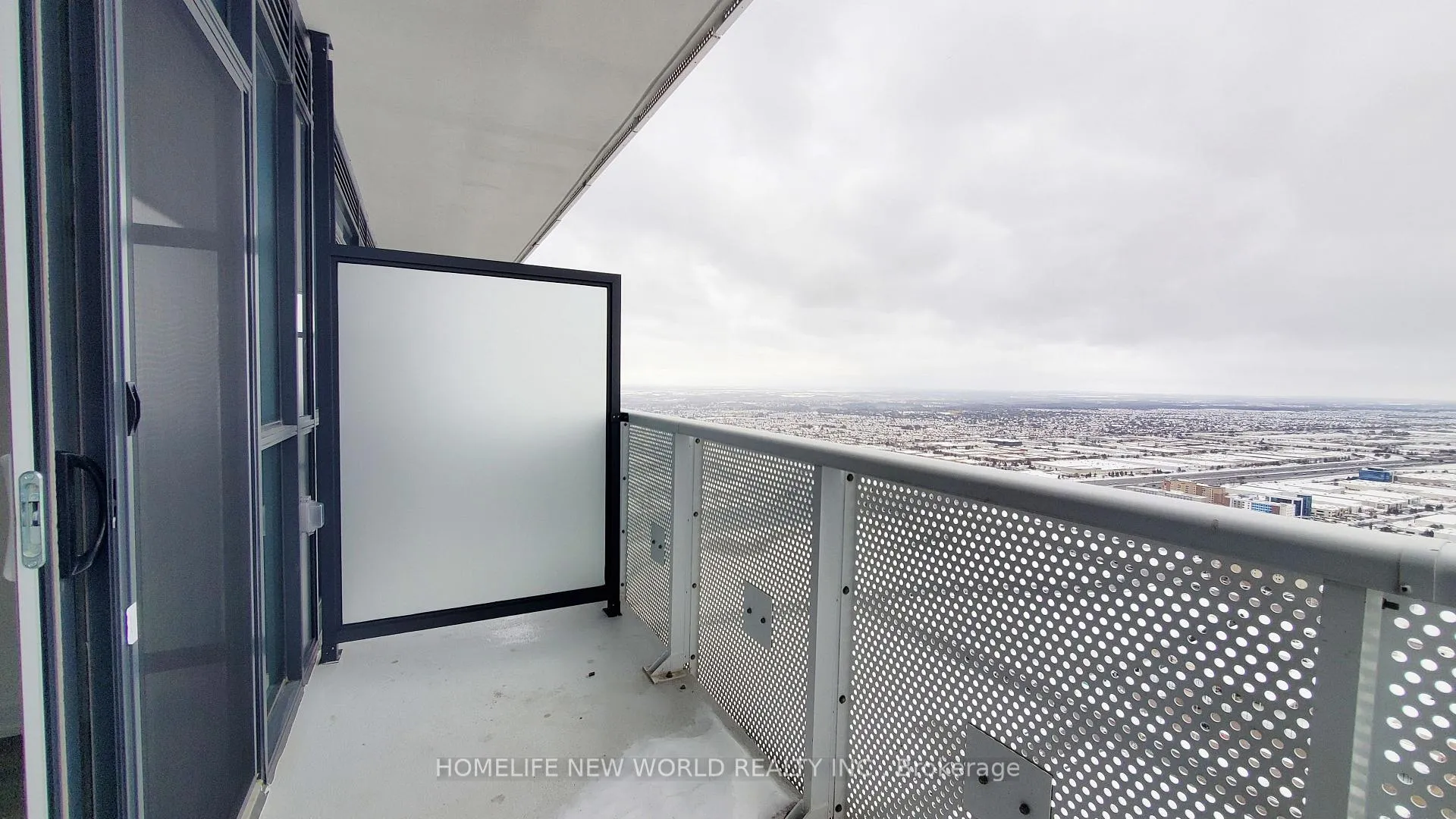 Photo 14 of Unit 5805, 8 Interchange Way, Vaughan, Vaughan Corporate Centre — HOMEH