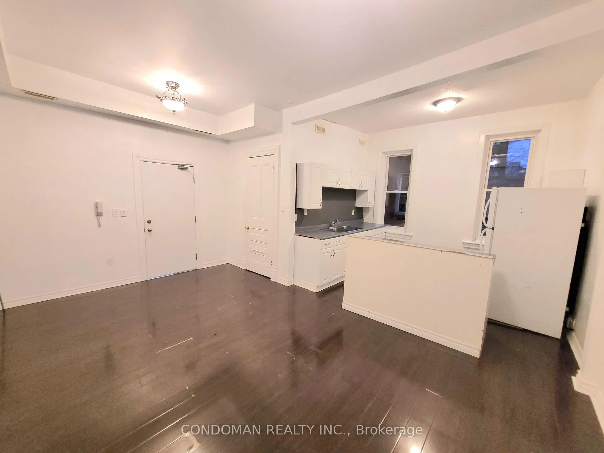 Photo 2 of Unit 5, 139 1/2 John Street S, Hamilton, Corktown — HOMEH