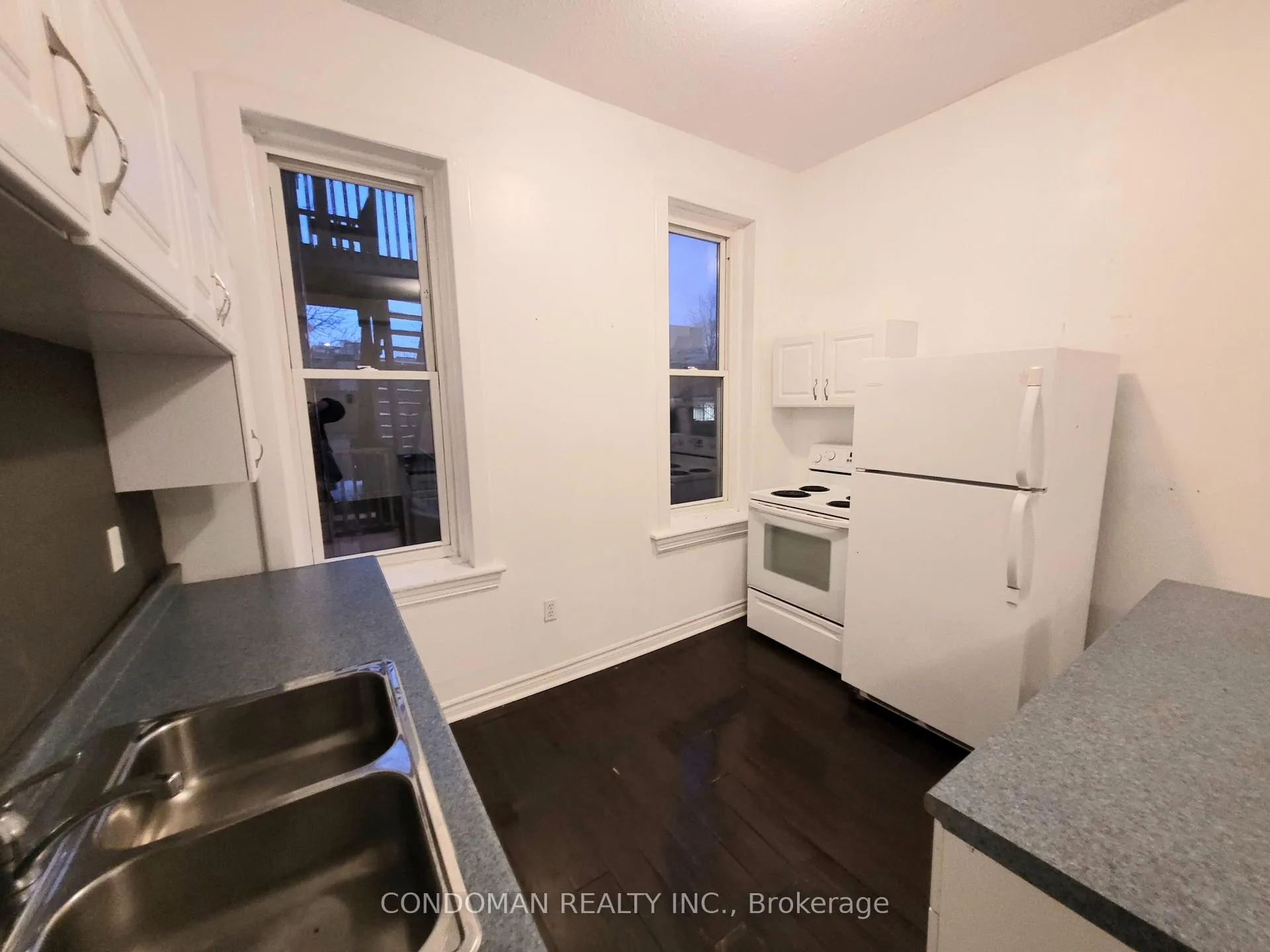 Photo 5 of Unit 5, 139 1/2 John Street S, Hamilton, Corktown — HOMEH