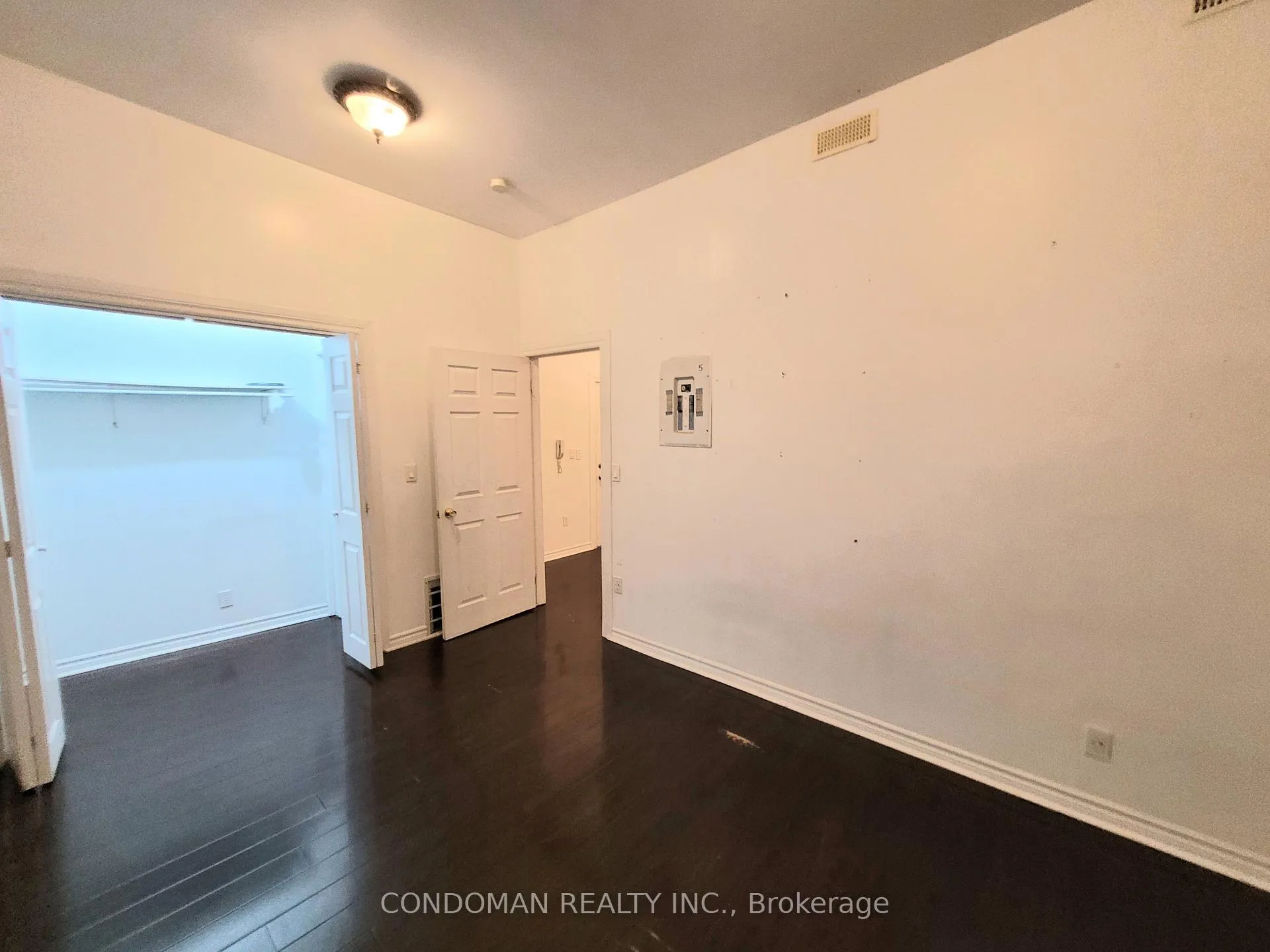 Photo 8 of Unit 5, 139 1/2 John Street S, Hamilton, Corktown — HOMEH