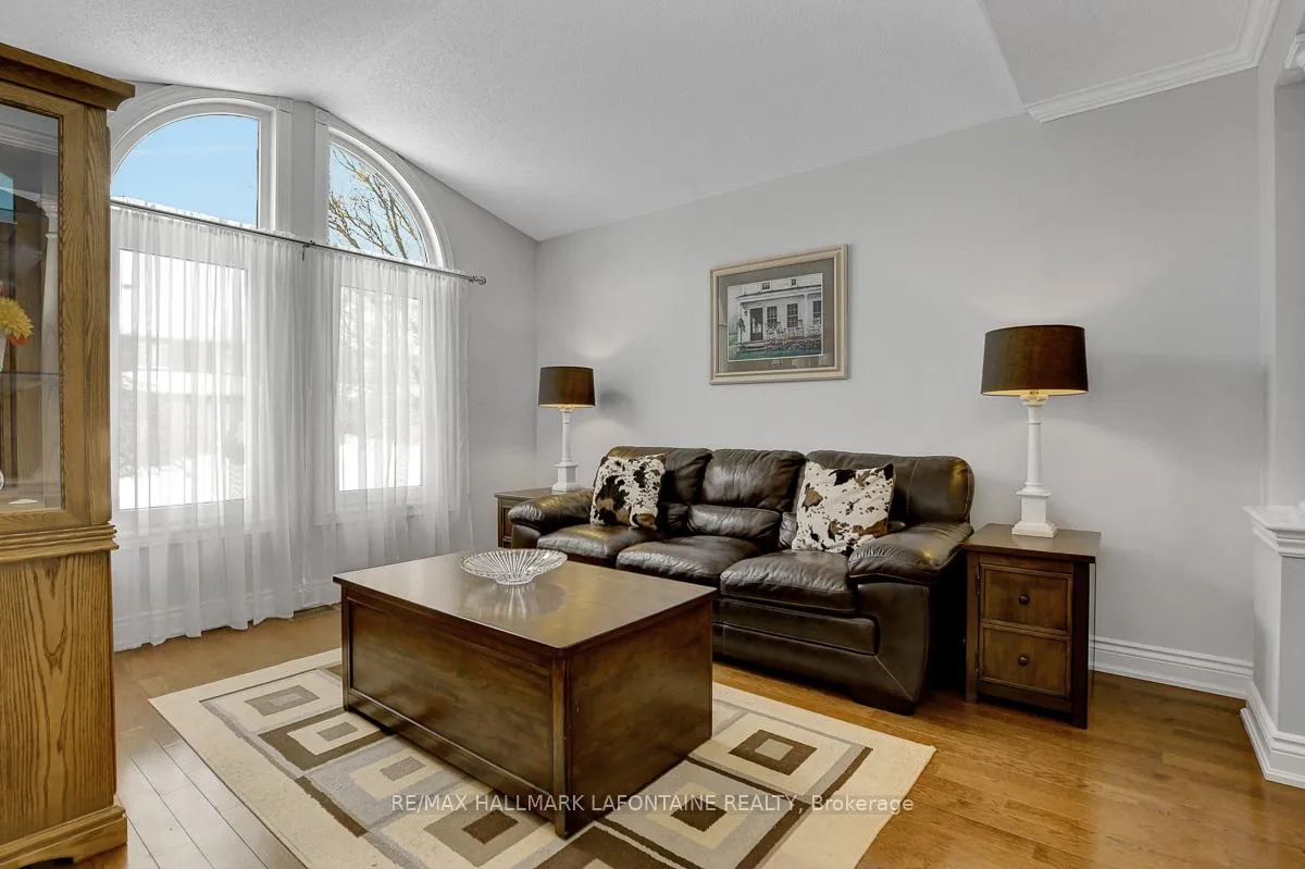 Photo 4 of 1721 Jersey Street, Ottawa, Fallingbrook/Gardenway South — HOMEH