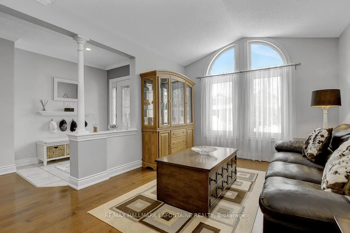Photo 5 of 1721 Jersey Street, Ottawa, Fallingbrook/Gardenway South — HOMEH