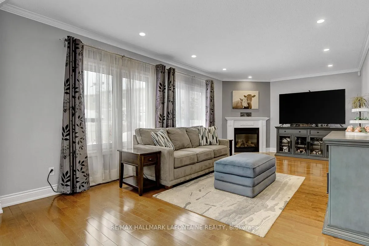 Photo 10 of 1721 Jersey Street, Ottawa, Fallingbrook/Gardenway South — HOMEH