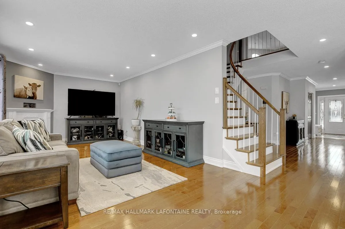 Photo 11 of 1721 Jersey Street, Ottawa, Fallingbrook/Gardenway South — HOMEH
