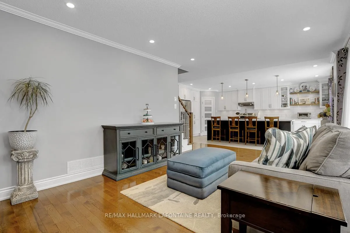Photo 12 of 1721 Jersey Street, Ottawa, Fallingbrook/Gardenway South — HOMEH