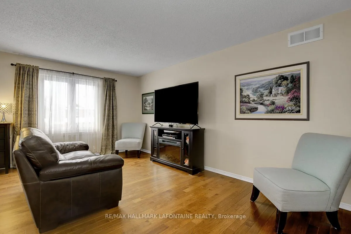 Photo 21 of 1721 Jersey Street, Ottawa, Fallingbrook/Gardenway South — HOMEH