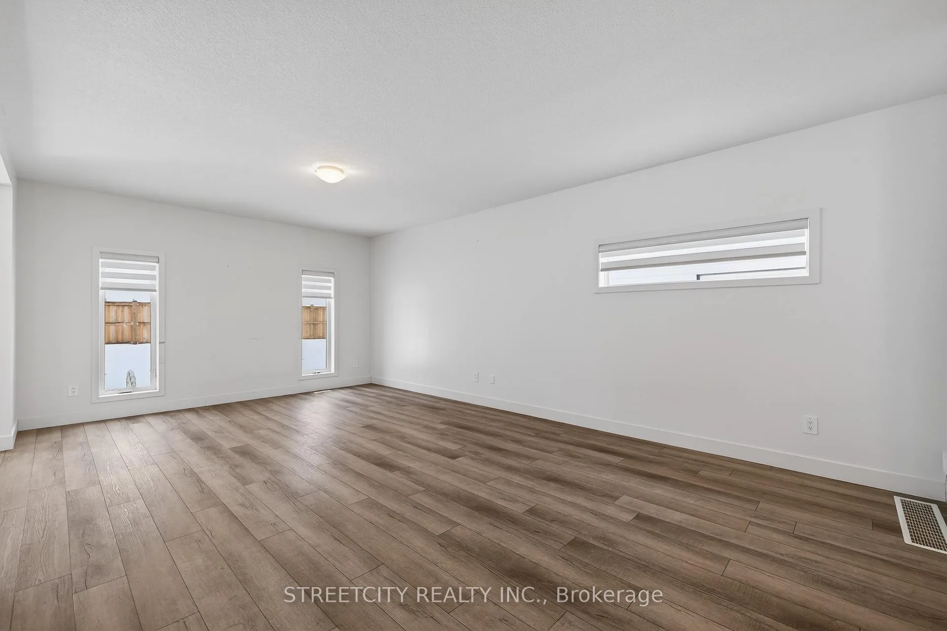 Photo 7 of 1408 Twilite Boulevard, London, North S — HOMEH