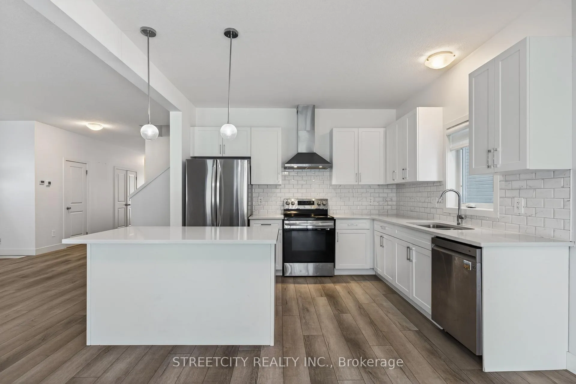 Photo 12 of 1408 Twilite Boulevard, London, North S — HOMEH