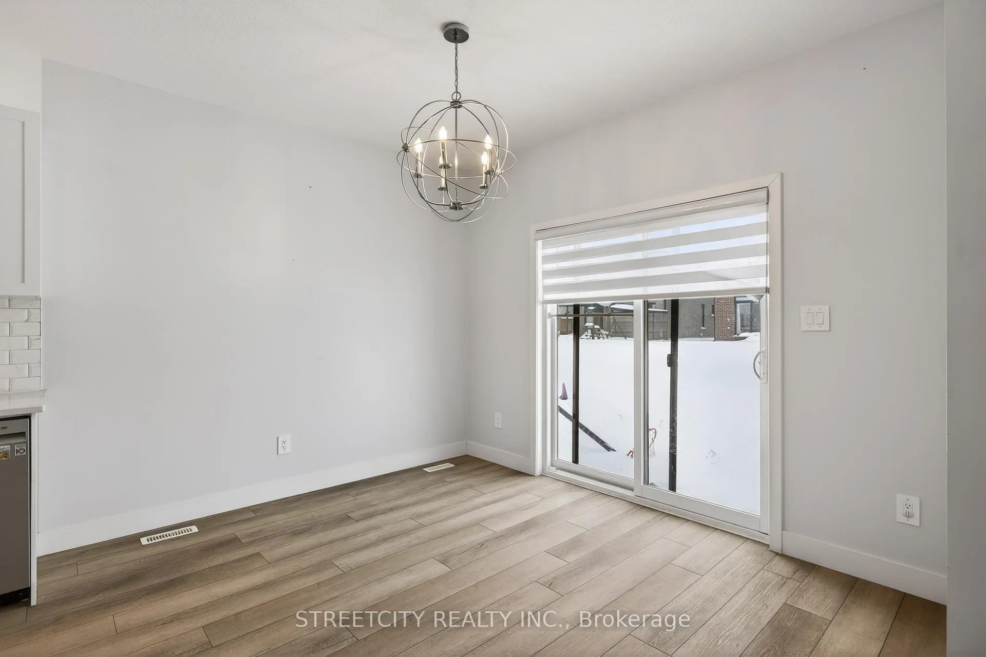 Photo 13 of 1408 Twilite Boulevard, London, North S — HOMEH