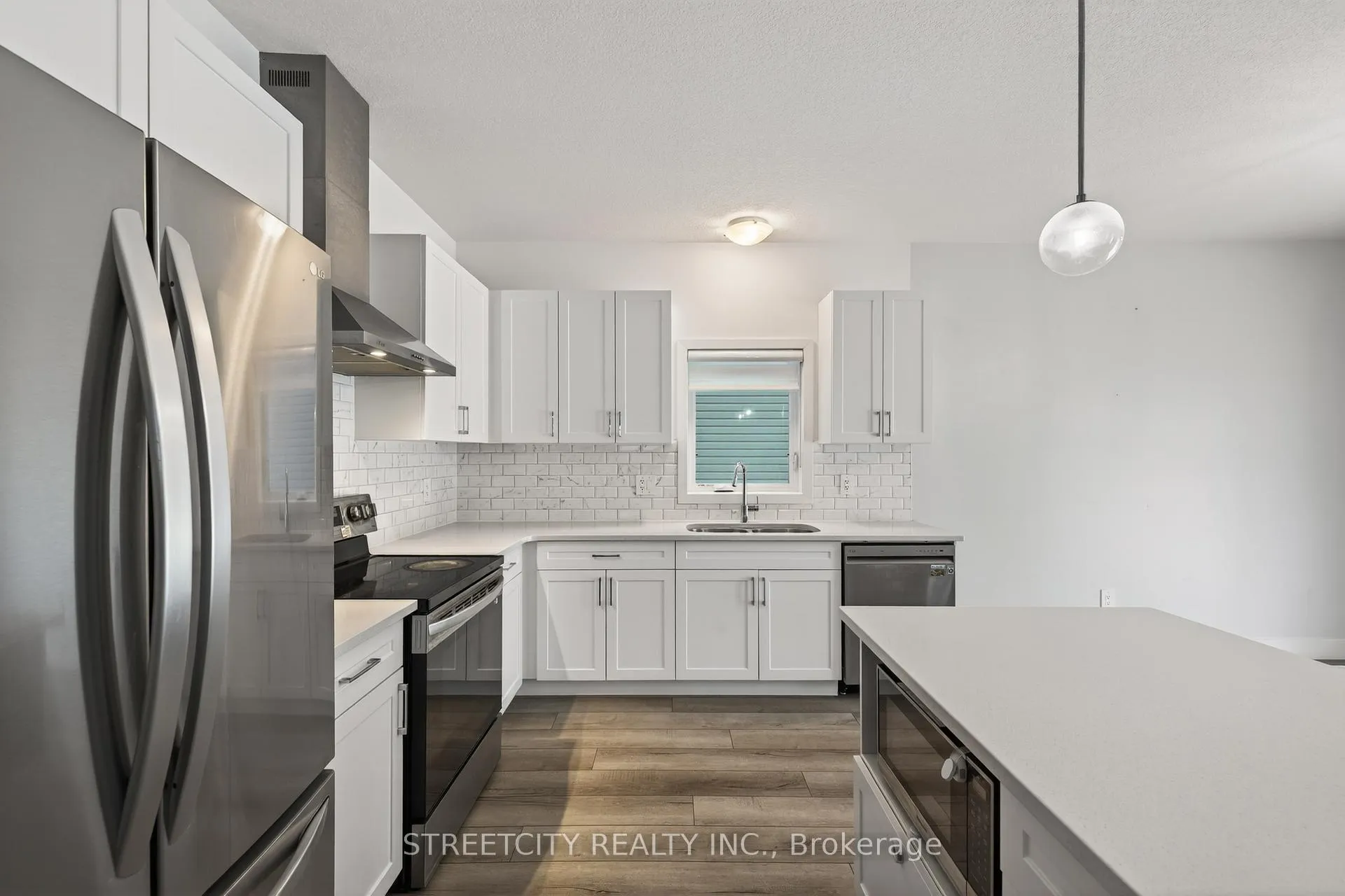 Photo 16 of 1408 Twilite Boulevard, London, North S — HOMEH