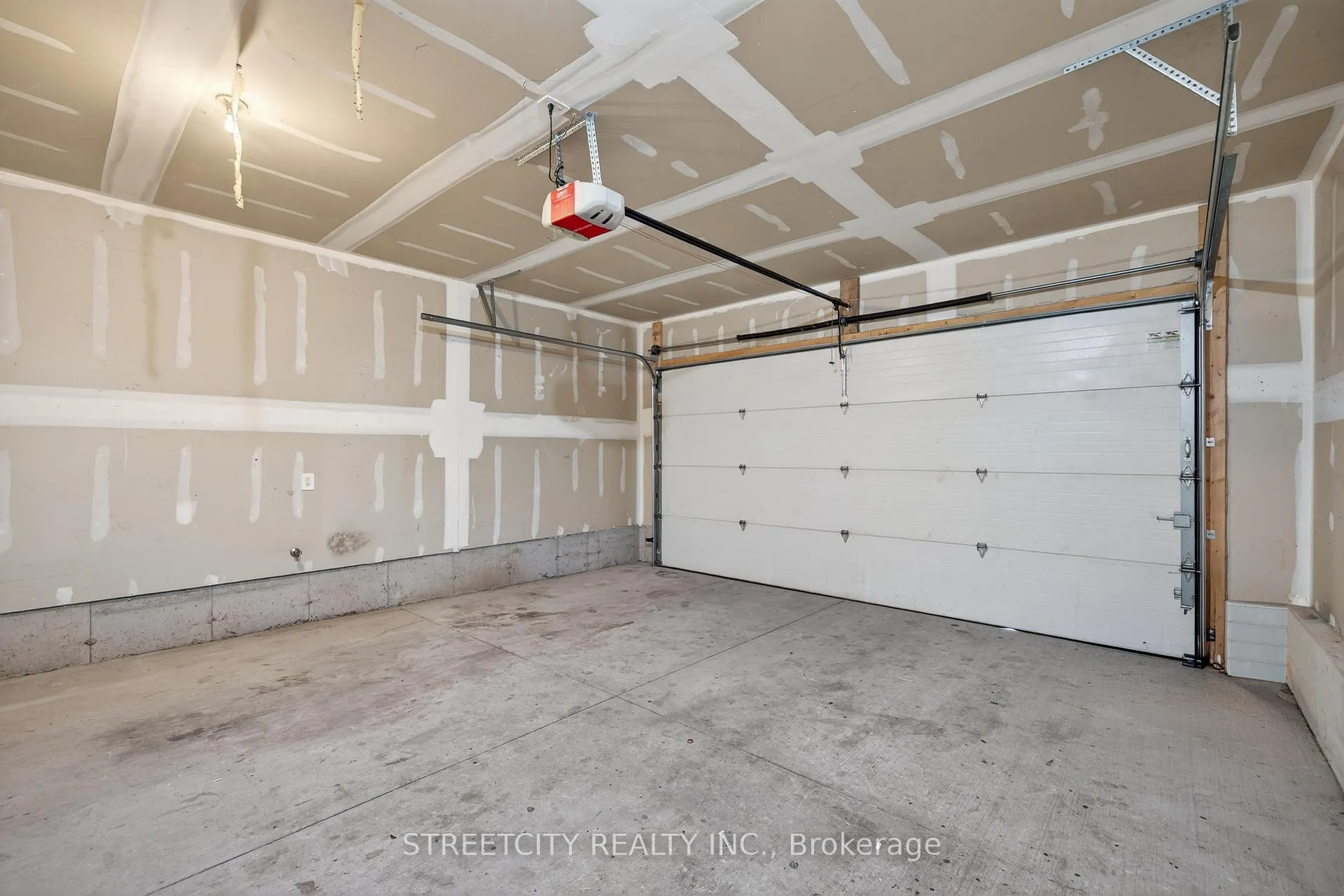 Photo 37 of 1408 Twilite Boulevard, London, North S — HOMEH