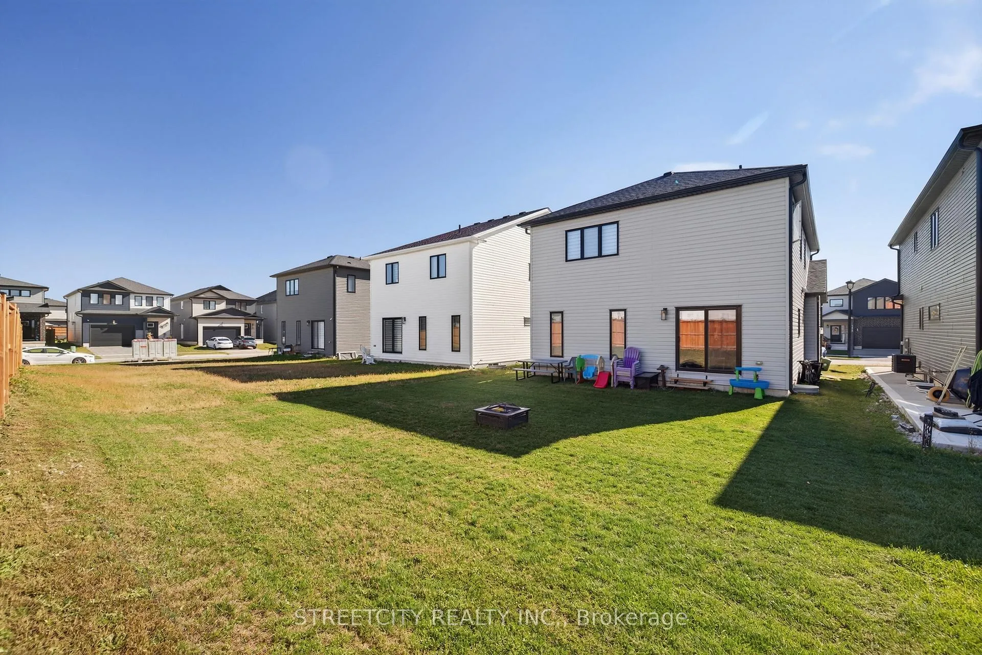 Photo 41 of 1408 Twilite Boulevard, London, North S — HOMEH