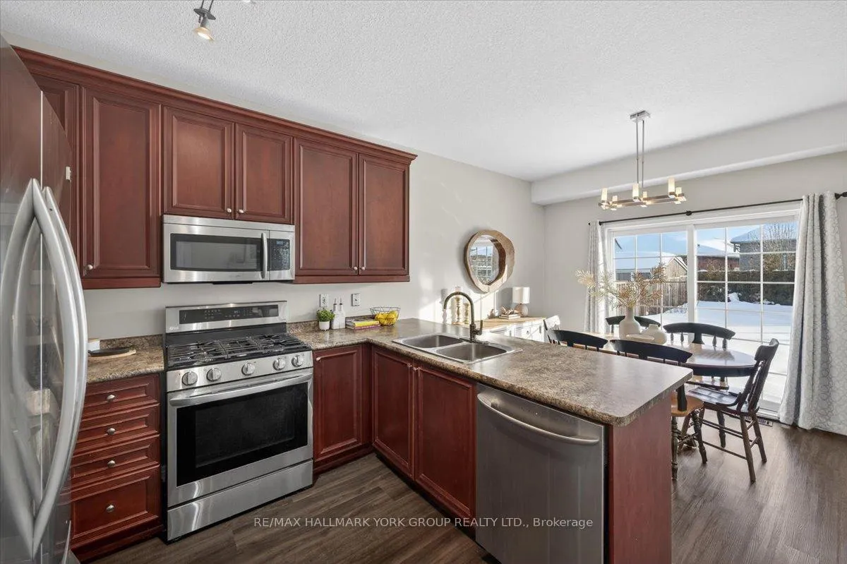 Photo 10 of 1063 Muriel Street, Innisfil, Alcona — HOMEH