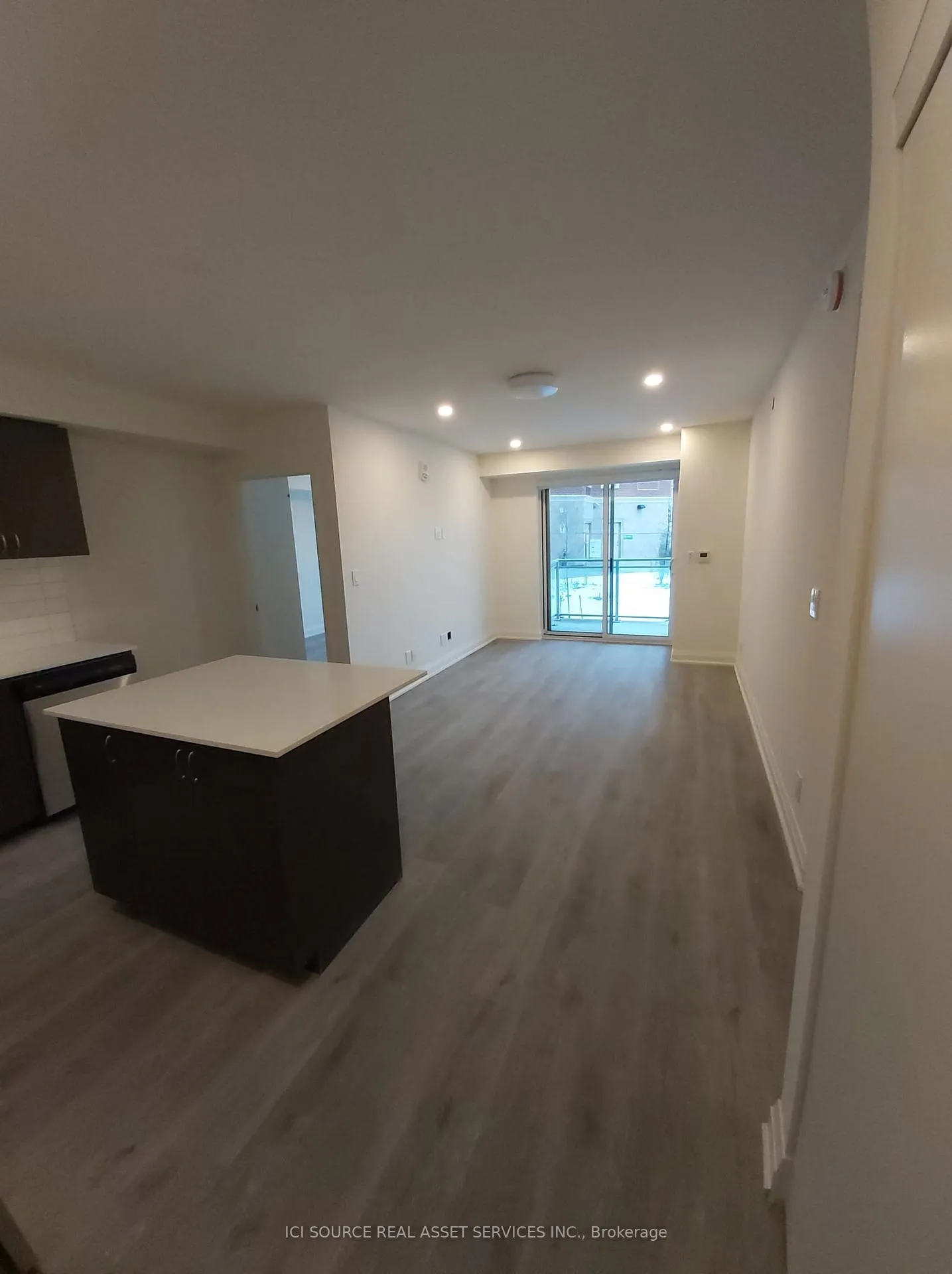 Photo 3 of Unit 209, 58 Lakeside Terrace, Barrie, Little Lake — HOMEH