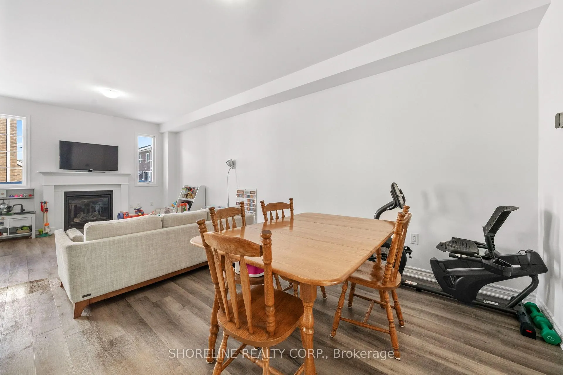 Photo 2 of 1239 Ferguson Drive, Milton, Bowes — HOMEH