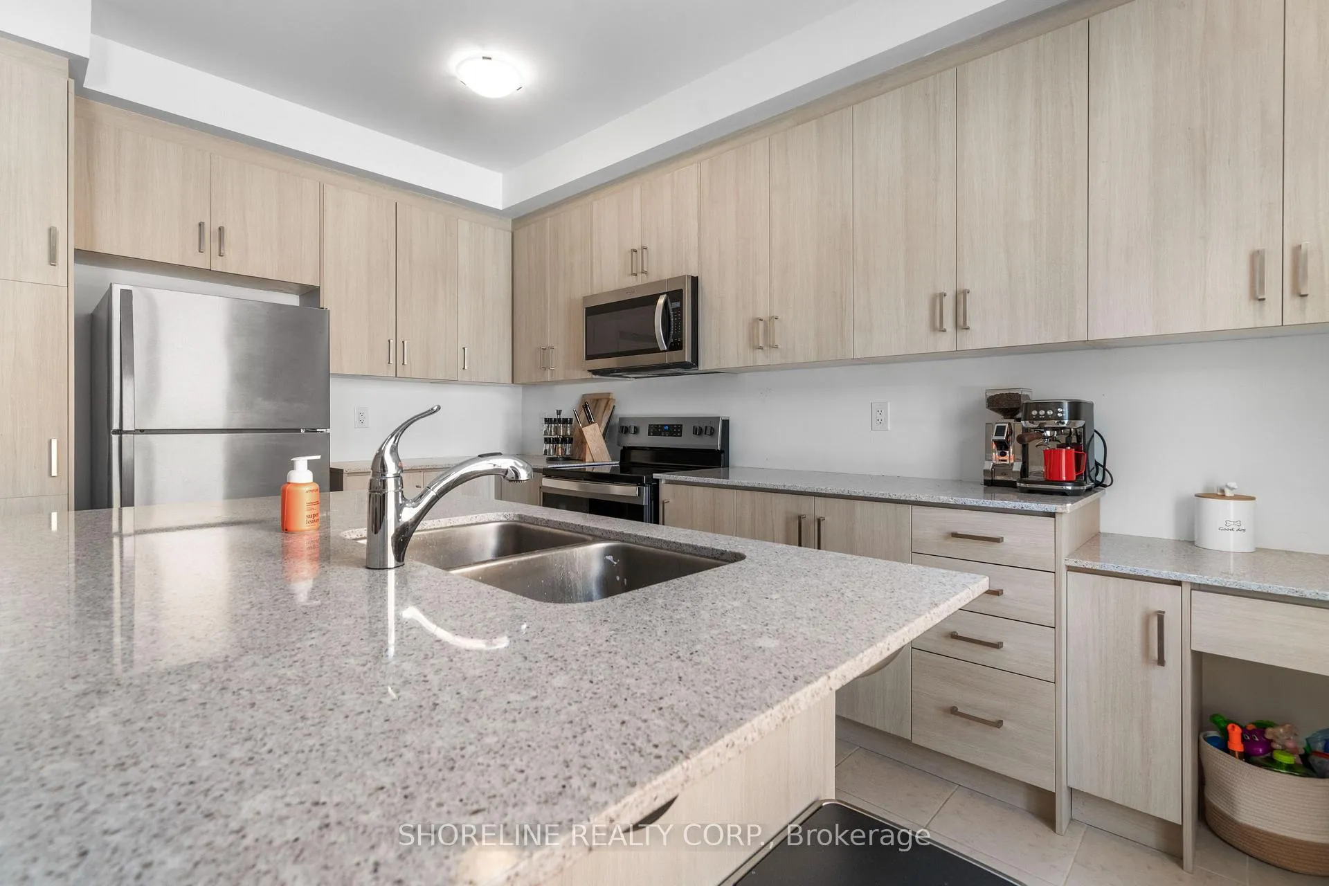 Photo 4 of 1239 Ferguson Drive, Milton, Bowes — HOMEH