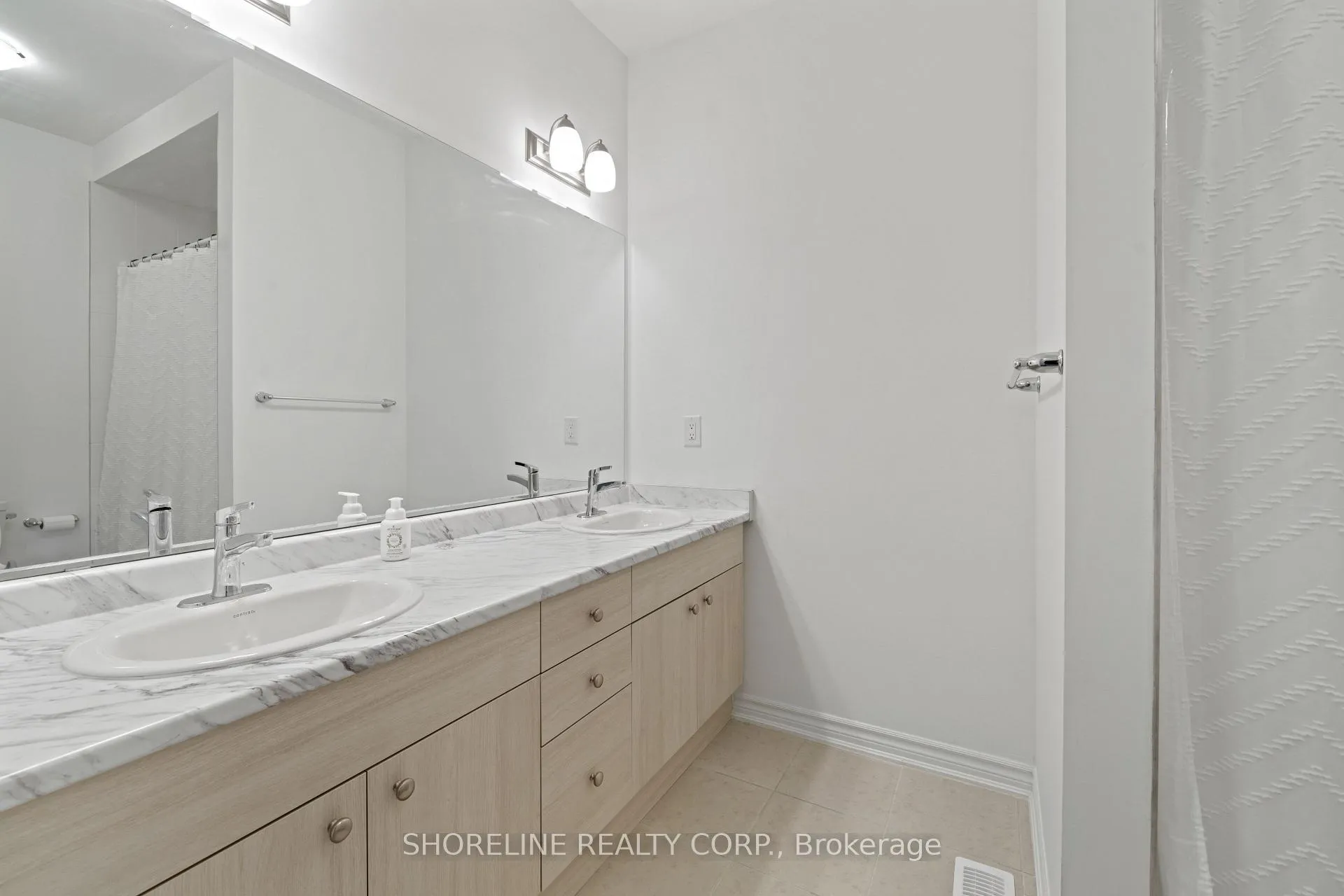 Photo 16 of 1239 Ferguson Drive, Milton, Bowes — HOMEH