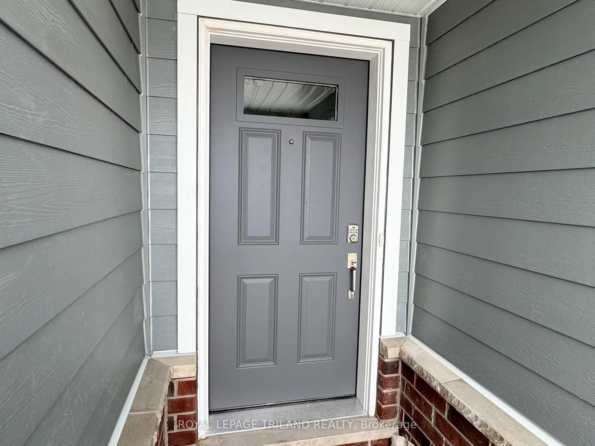 Photo 2 of 20 Harrow Lane, St. Thomas — HOMEH