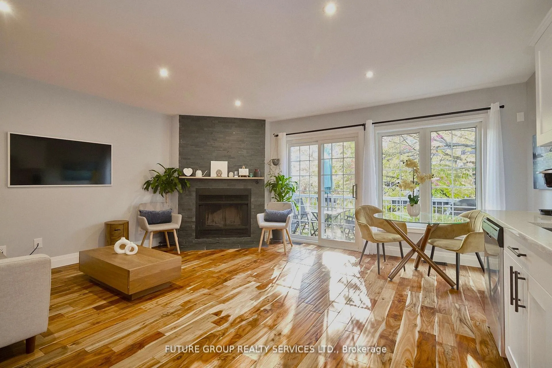 Photo 4 of Unit 49, 146 Settlers Way, Blue Mountains — HOMEH